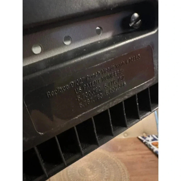 Swingline 3 hole puncher - Picture 7 of 9